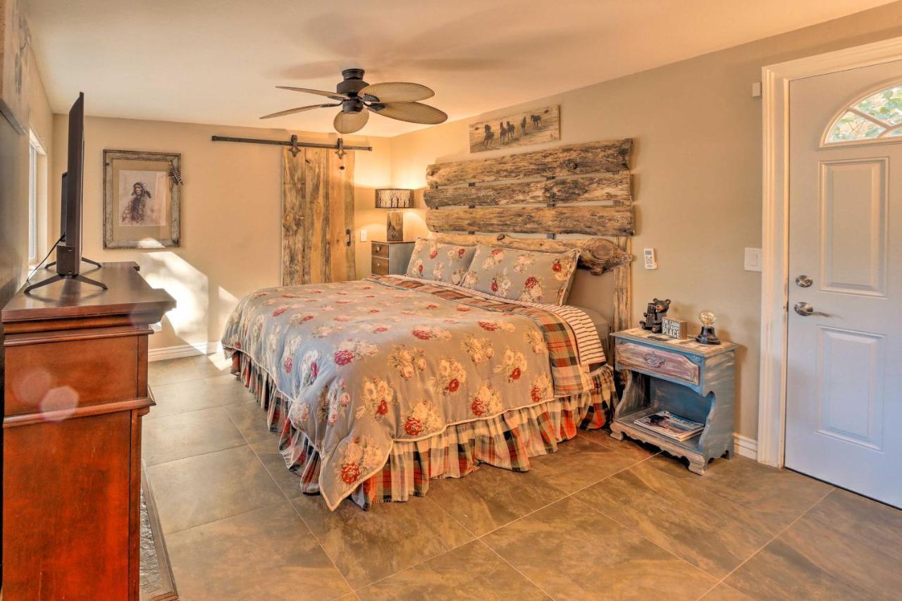 Cozy Cabin Retreat With Patio And Fenced Yard Payson Extérieur photo